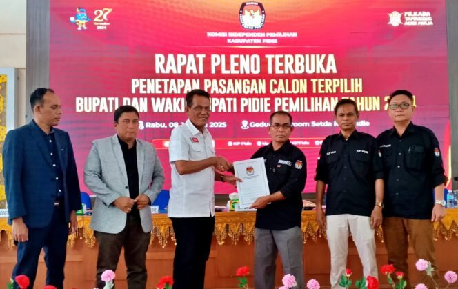 
					KIP Resmi Tetapkan Sarjani-Alzaizi Sebagai Bupati dan Wakil Bupati Pidie
