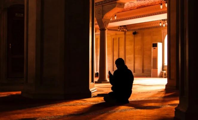 
					Lailatul Qadar Lebih Baik dari Seribu Bulan