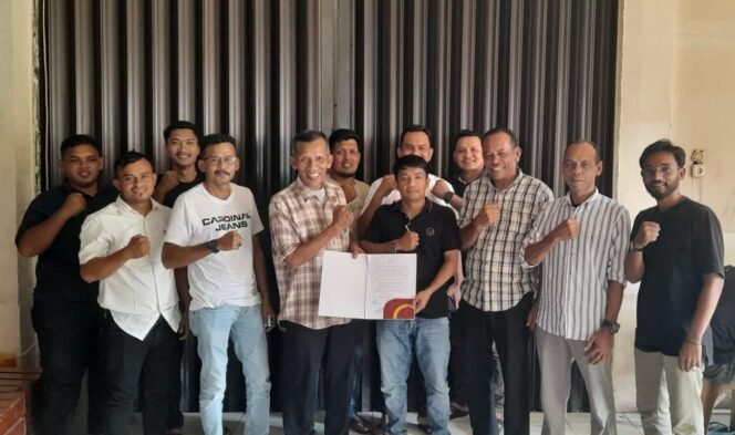 
					Di tunjuk Ketua KPA, Aduen Ilyas S.Kom pimpin Yayasan Jaringan Aneuk Syuhada Aceh (JASA) Wilayah Pidie