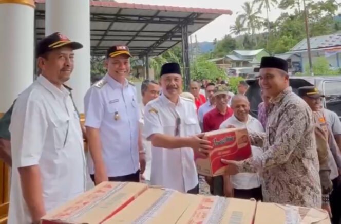 
					Bupati dan Wakil Bupati Pidie Tinjau Lokasi Banjir dan Angin Kencang di Tangse, Serahkan Bantuan untuk Warga Terdampak
