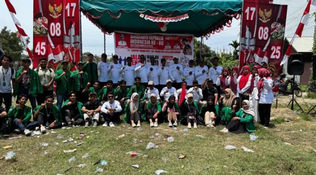 foto bersama aparatur desa padang sakti,mahasiswa kkn unimal kel 24