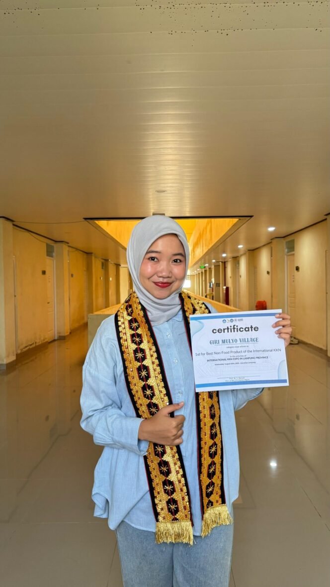 
					Mahasiswa Raih 1st Best Non-Food Product KKN
